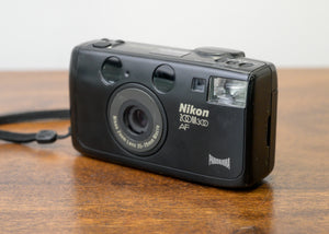 NIKON ZOOM 300 AF